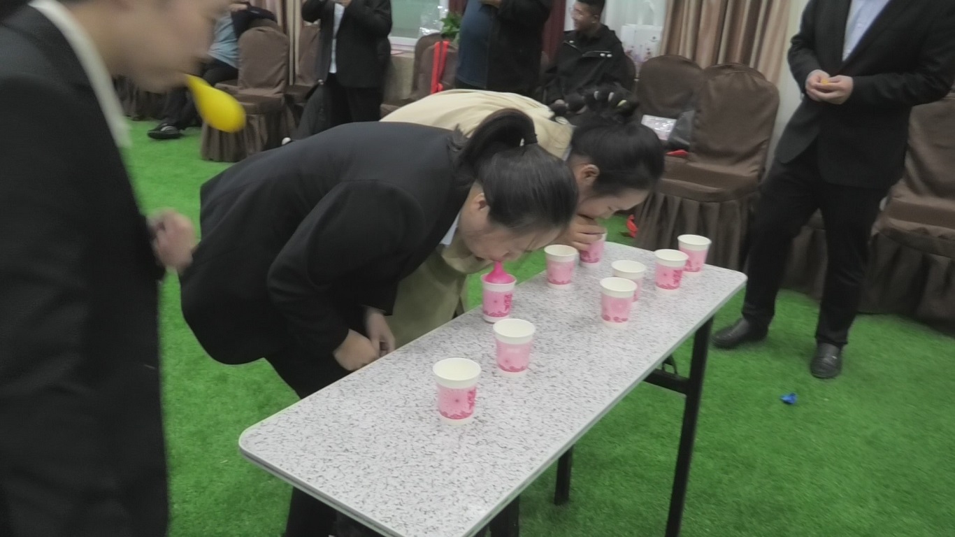 1633571790527937.jpg 氣球運杯子.jpg